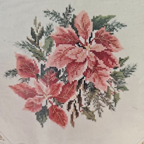 Willmaur Crafts Cross Stitch Poinsettia Doily Battenburg Lace edged #14 aida - Picture 3 of 10